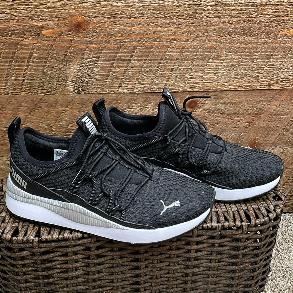 PUMA Women’s Pacer Next Cage Running Shoes Sneakers Black & White Size 7.5 EUC